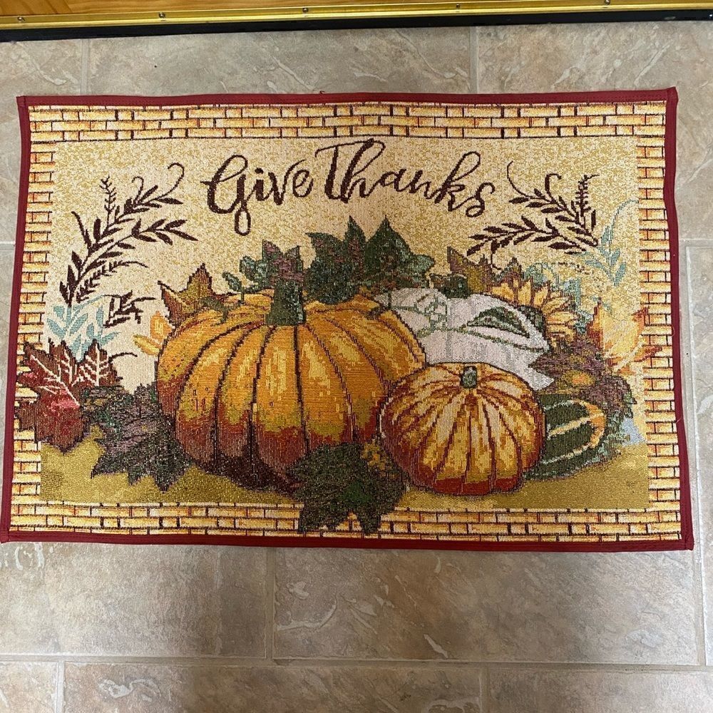 (NWOT) Give Thanks fall door mat with gold glitter